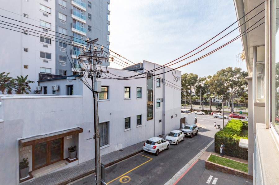 2 Bedroom Property for Sale in Green Point Western Cape